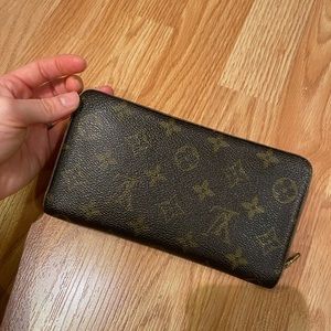 Vintage Louis Vuitton monogram zipper wallet